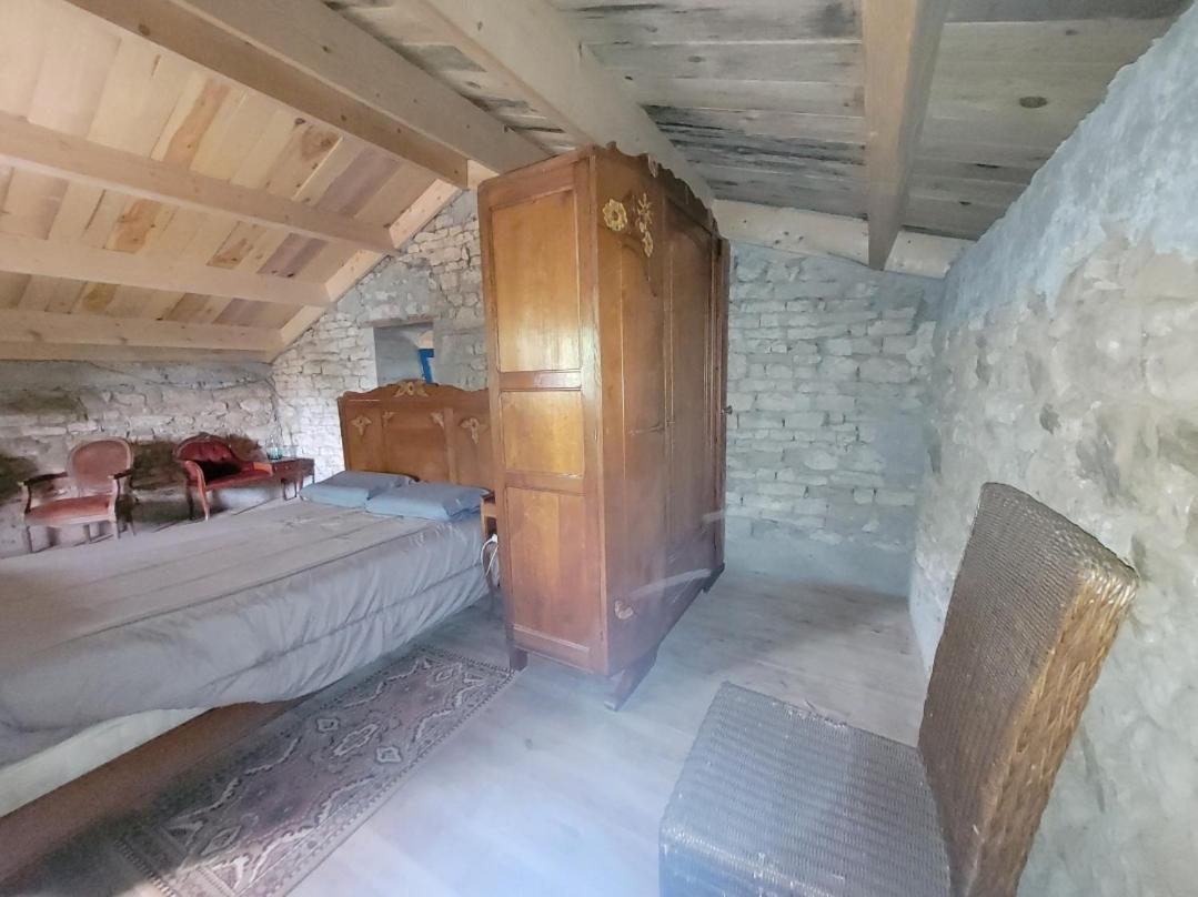 Nuit Insolite, Chambre Au Dessus D'Une Etable La Chapelle-Themer 외부 사진