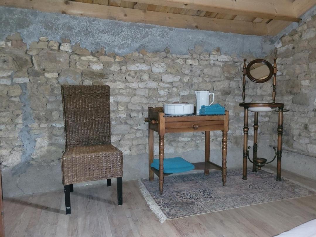 Nuit Insolite, Chambre Au Dessus D'Une Etable La Chapelle-Themer 외부 사진
